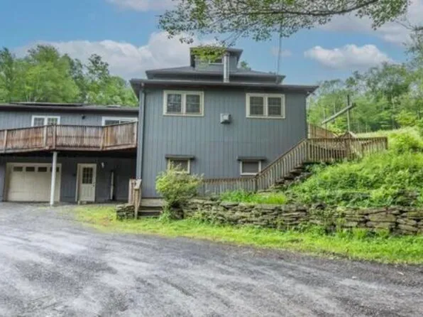 672 Spencer Hill Rd, Nicholson, PA 18446