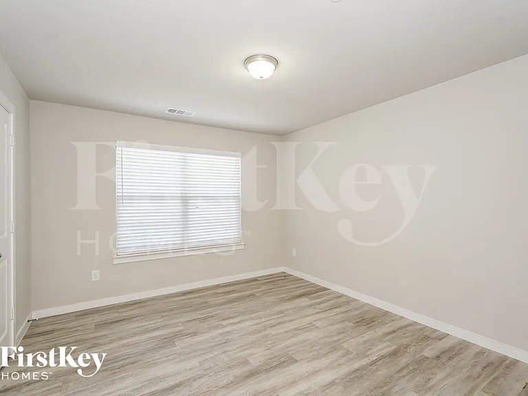 615 Sophia Way — Photo 12