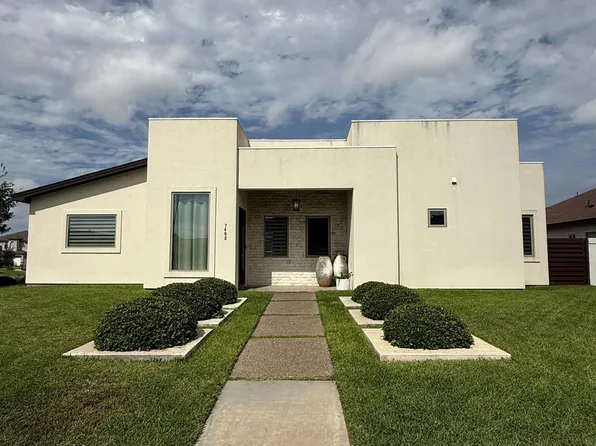 7402 Sylvia Plath Dr, Laredo, TX 78041