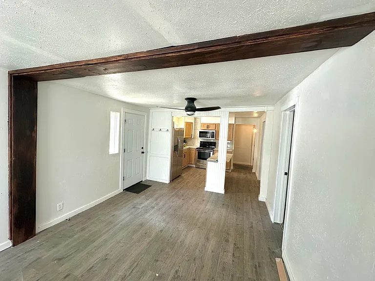 421 SW Lee Ave — Photo 5