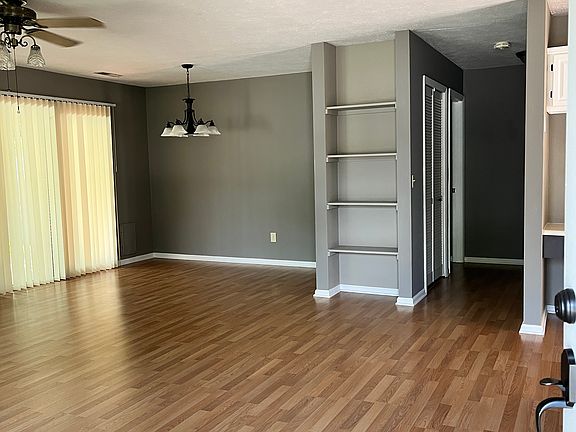 5th image of 360 Arbor Ct