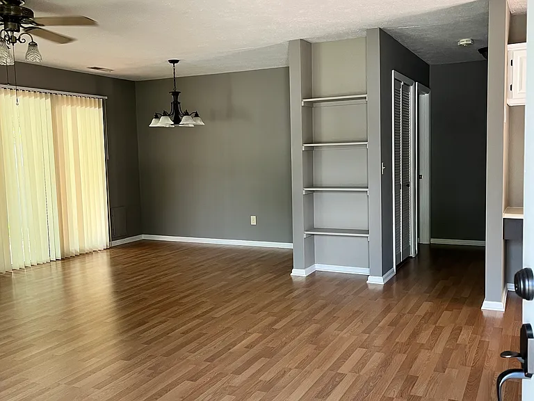 360 Arbor Ct — Photo 5