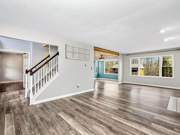 4th image of 340 Ashley Brook Dr