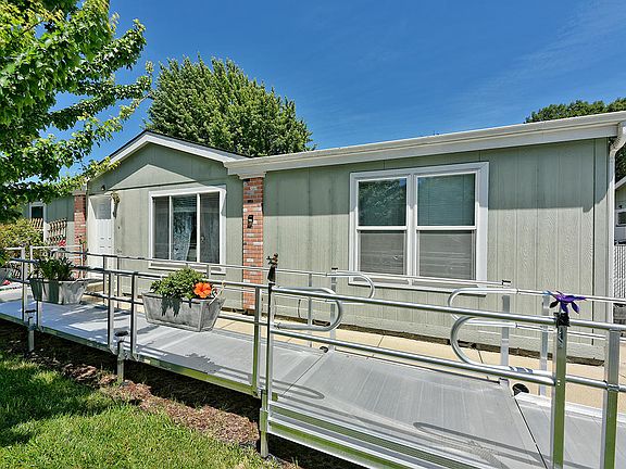 3rd image of 496 Juanita Way