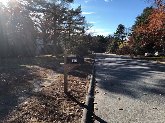 5th image of 10 Green Acre Dr