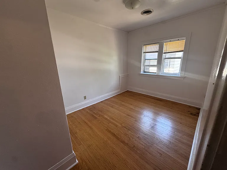 2416 S Logan Ave #7 — Photo 9