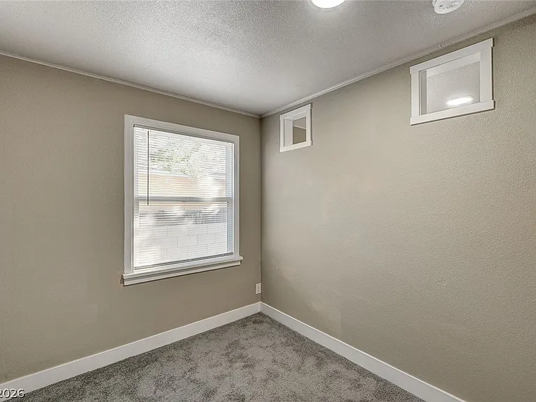 632 Avenue D — Photo 23