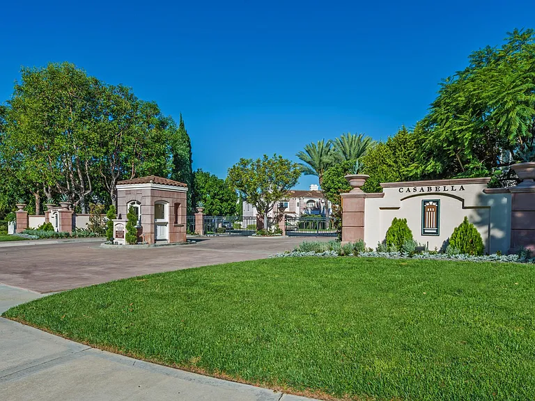 5105 Renaissance Ave — Photo 40