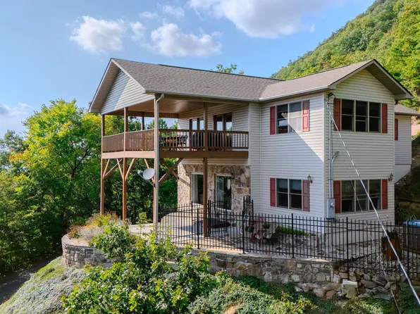 954 Pawnee Ct, Sevierville, TN 37876