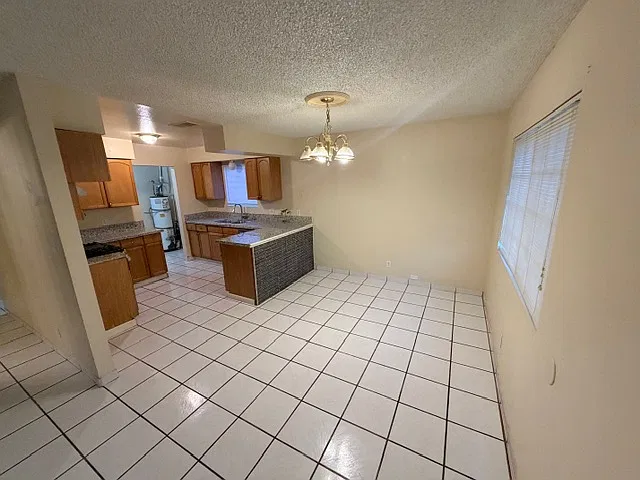 3 bed, 1200 sqft, $1,550 — Photo 2