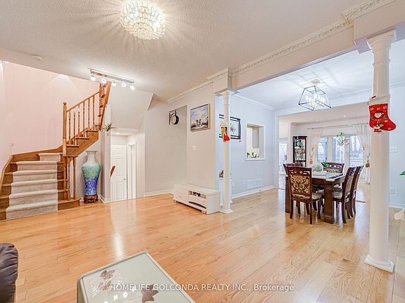 4th image of 25 Eastpine Dr