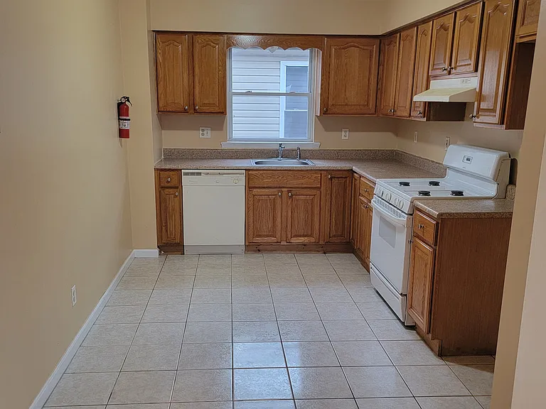 45 Aldine St — Photo 11