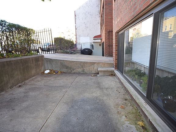 4th image of 3061 32nd St #2