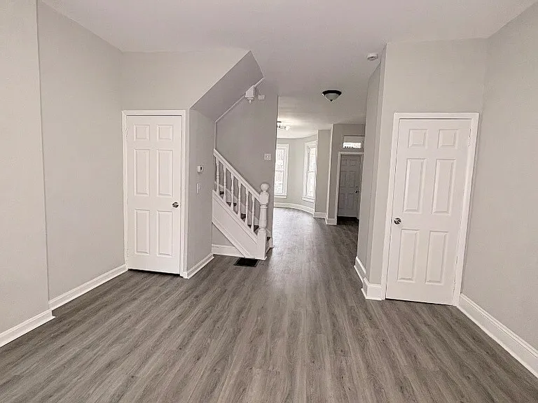 235X McCulloh St — Photo 4