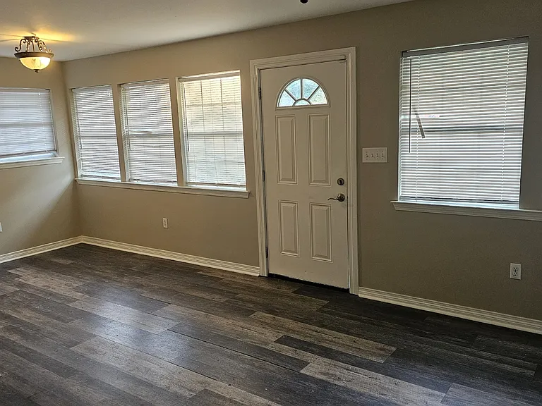 4550 Louisa Dr — Photo 12