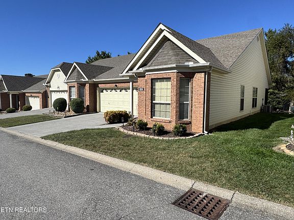 2nd image of 624 Applegate Ln #10