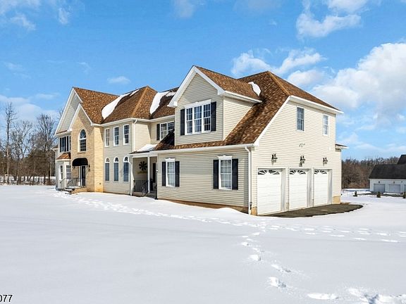 3rd image of 201 Sidney Rd