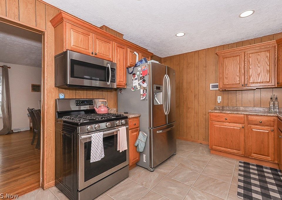 849 Rosewood Dr, Elyria, OH 44035 Zillow