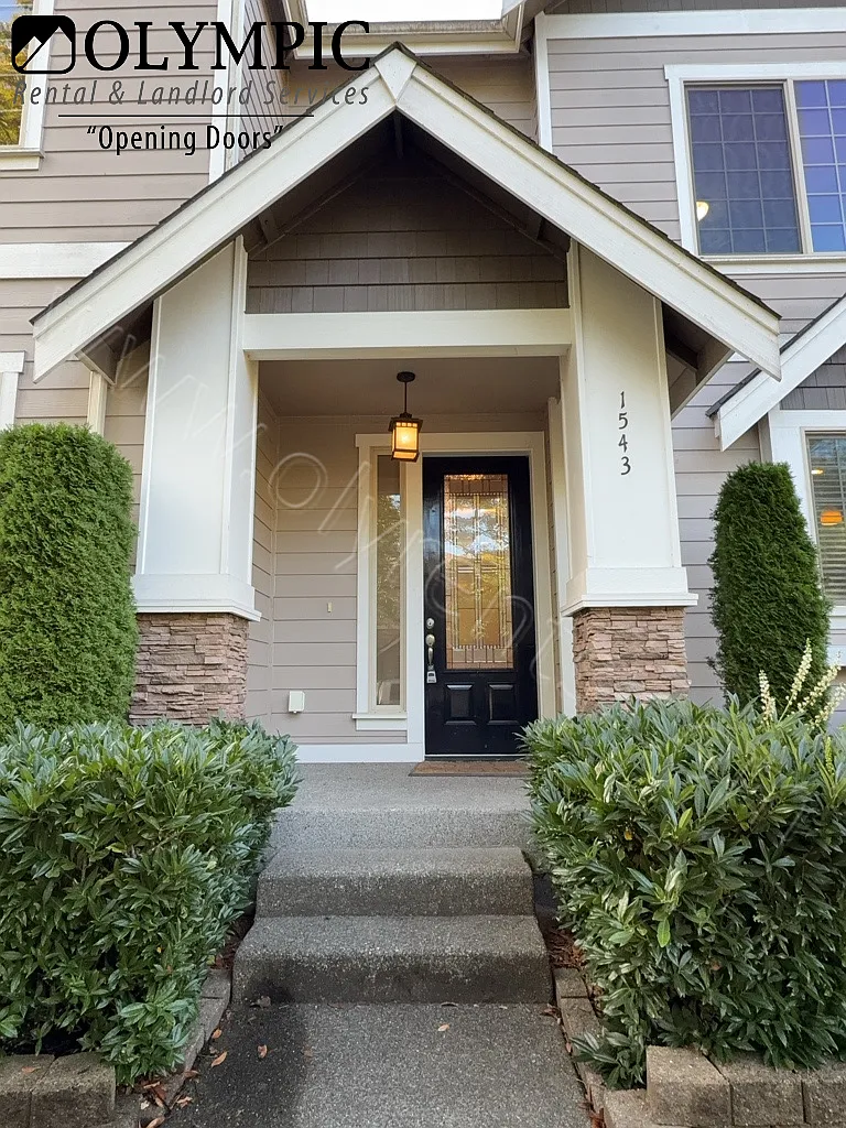Beautiful home in Briggs Village - 5 Bdrm. Olympia Schools — Photo 2