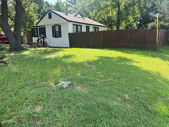 2nd image of 1602 Bruce Dr