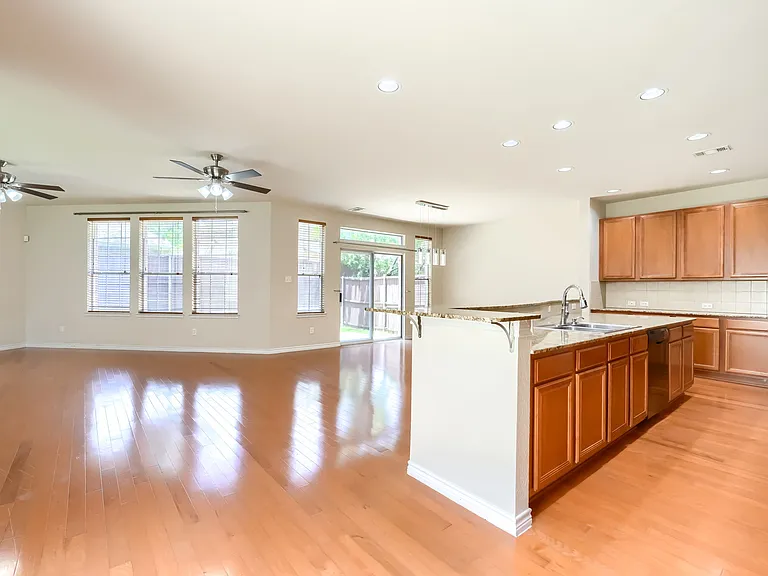 6517 Renewal Rd — Photo 9