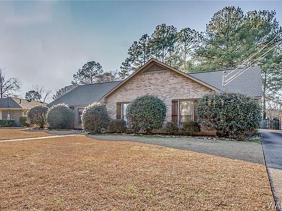 3rd image of 302 Vicksburg Dr