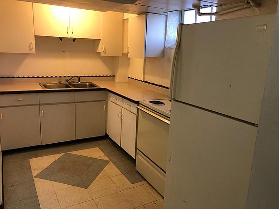 4th image of 1396 Newton St