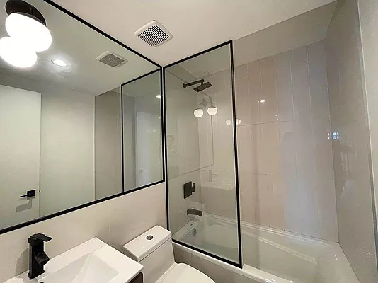 Rented by Tapiro Realty | media 8