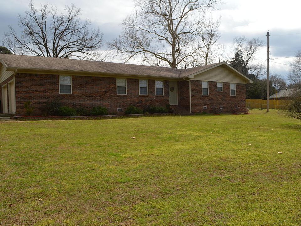 1st image of 102 Lakewood Cir