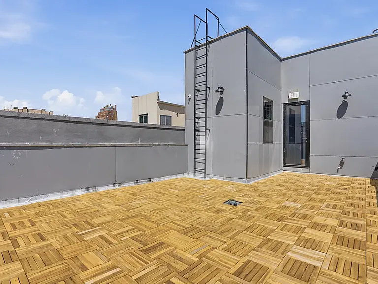 356 E 8th St #Penthouse 4 — Photo 14