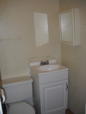 2nd image of 401 Spruce St APT 1