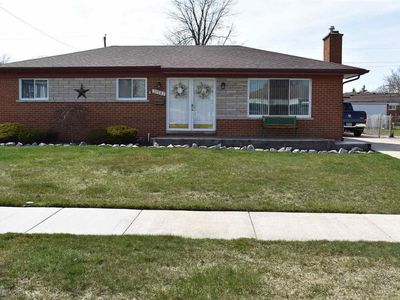 31567 Louise Dr, Warren, MI, 48088