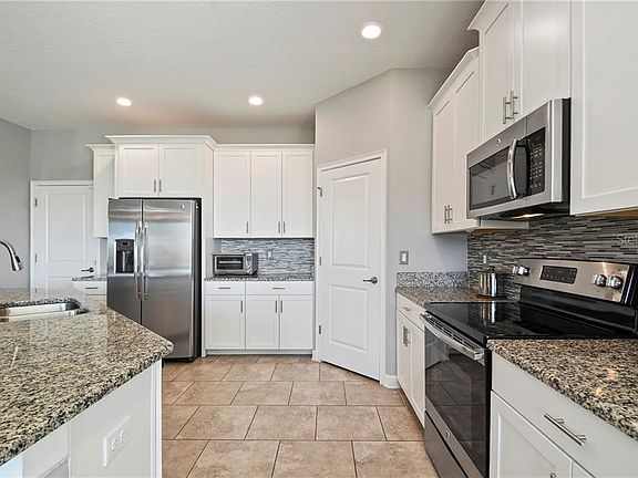 4th image of 4689 Cortland Dr