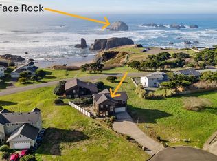 1346 Strawberry Dr SW, Bandon, OR 97411
