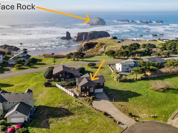 1346 Strawberry Dr SW, Bandon, OR 97411