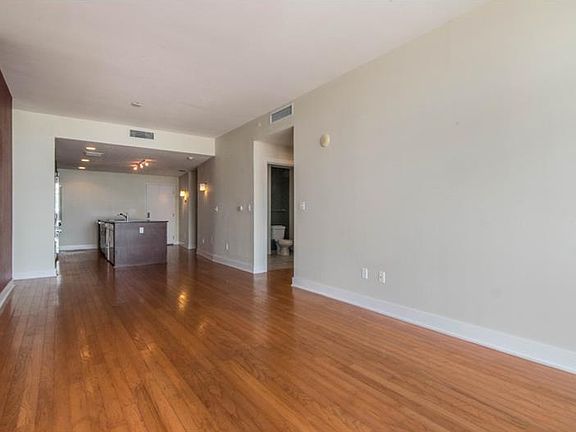 4th image of 1120 E Kennedy Blvd Unit 1509