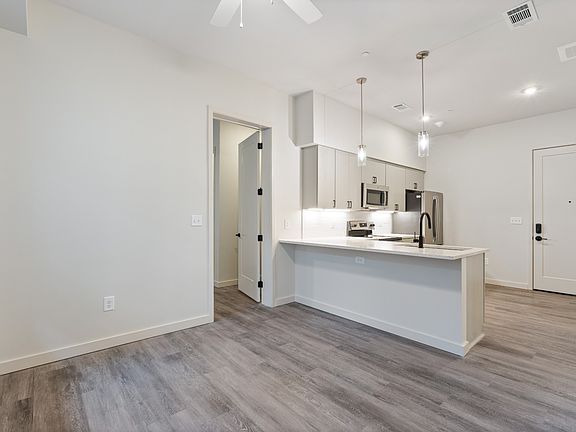 3rd image of 1014 16th Ave S #202