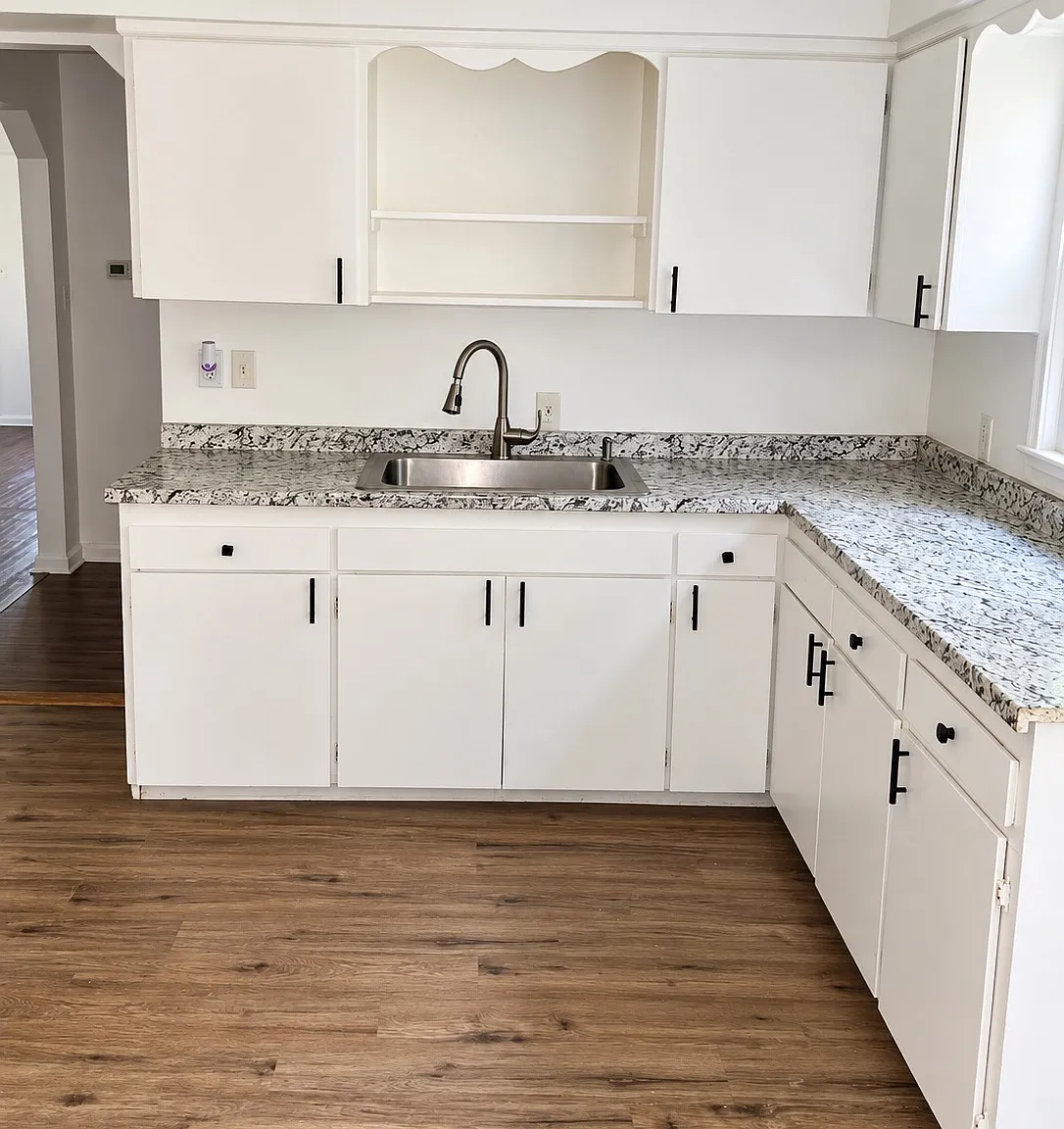3 bed, 971 sqft, $1,575 — Photo 2