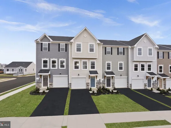 180 Huntwell West Blvd, Ranson, WV 25438