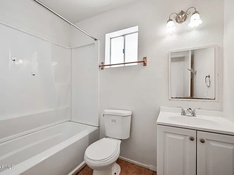 1815 N Spg #202 — Photo 10