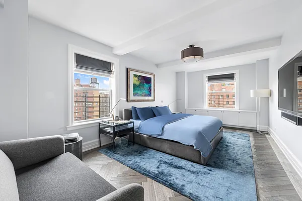 Sold by Triplemint | media 22