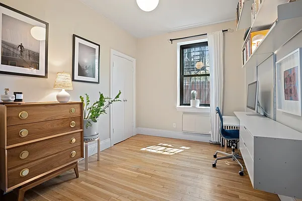 Sold by Digs Realty Group | media 18