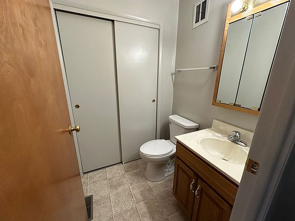 4th image of 2219 Bel Air Dr