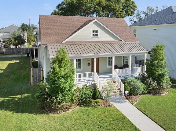 2nd image of 6835 Vicksburg St