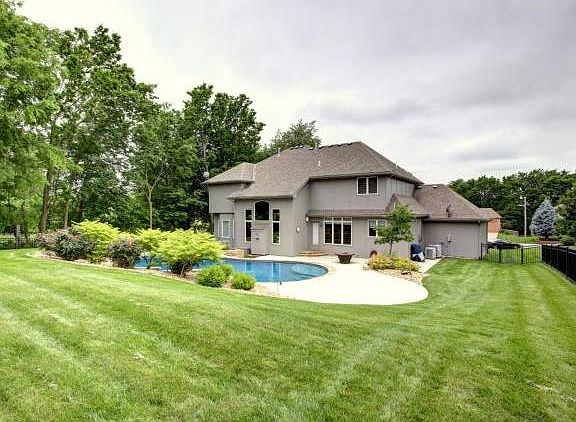 5th image of 4101 NE Suwannee Dr