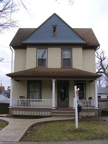 138 Hill Ave photo 1