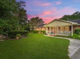 810 Creekside Dr, Charleston, SC 29412