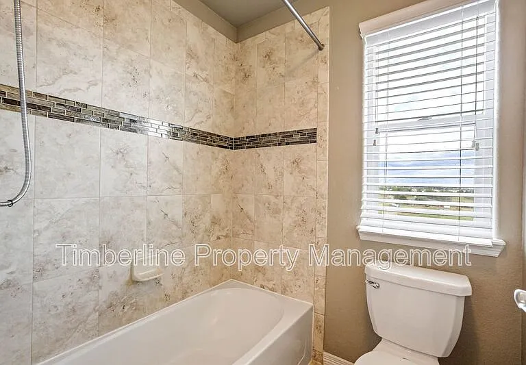 6031 Jorie Rd — Photo 32