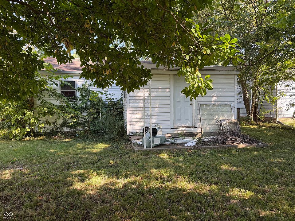2nd image of 1640 Meridian St