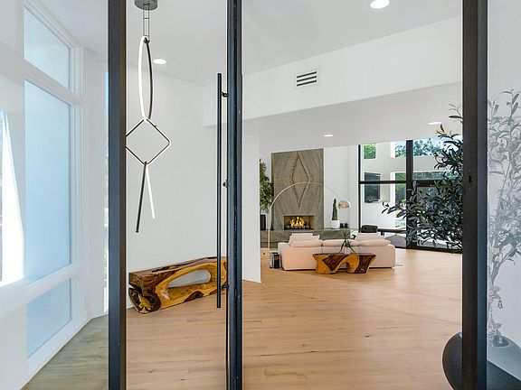 4th image of 4627 E SANNA Street